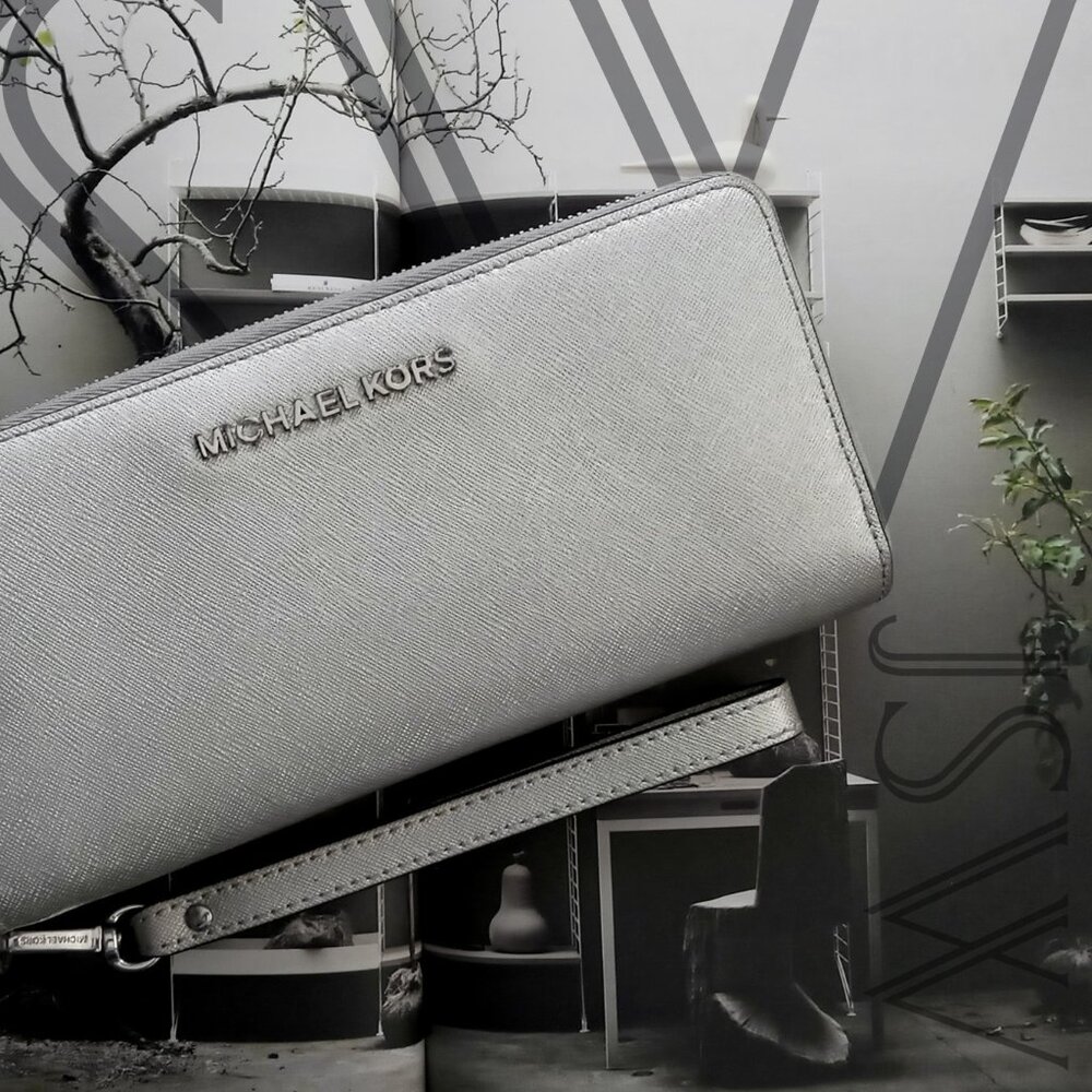 Michael Kors Fancy Jet Set Silver Purse Wallet